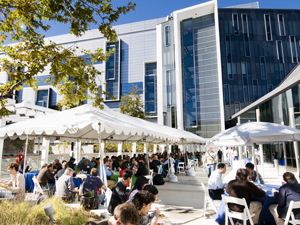 The third annual Metagenomics Congress, hosted by Calit2 at UCSD, drew more than 250 participants from around the world to discuss the stunning potential of metagenomics, the study of microorganisms within their natural ecosystems. 