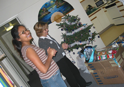 Holiday w/ Anna Lynn