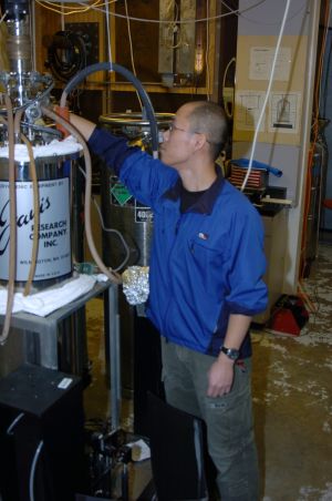 Zhi-Pan Li in Nanotech Lab