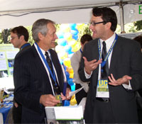 Calit2 affiliate Bill Tomlinson and UC President Robert Dynes