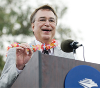 Larry Smarr delivers keynote speech at UCSD Convocation 2009