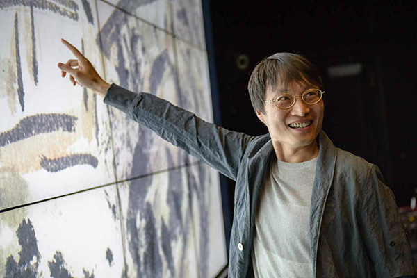 Lei Liang prior to his Hearing Landscapes performance at QI in 2015