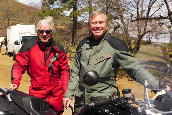 Calit2 research scientist Tom DeFanti (right)