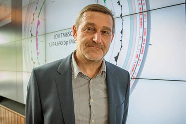 Bioinformatics expert Pavel Pezner honored by International Society of Computational Biology