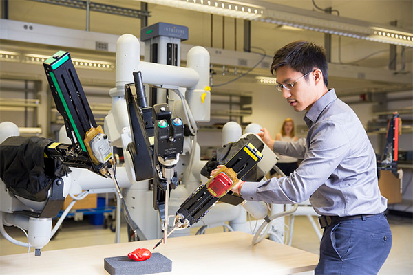 Michael Yip in the ARC Lab in the Qualcomm Institute